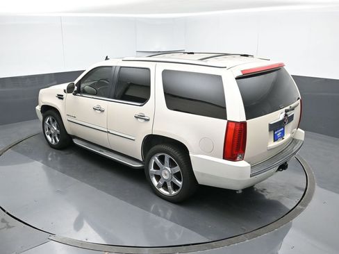 Used 2013 Cadillac Escalade Luxury image 46