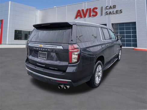 Used 2023 Chevrolet Suburban Premier image 6