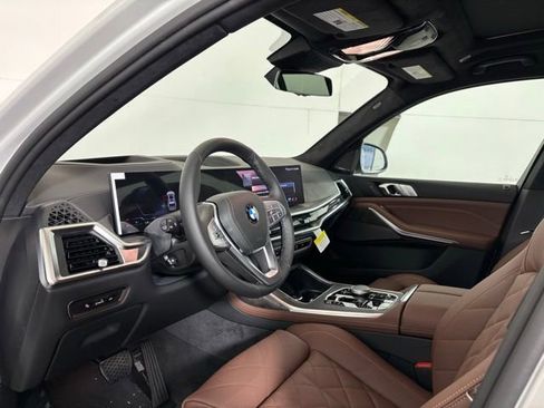 New 2026 BMW X7 xDrive40i image 8