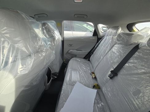 New 2026 Hyundai Kona SE image 7