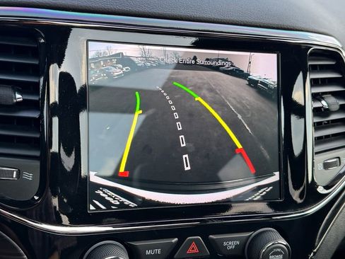 Used 2021 Jeep Grand Cherokee Limited X image 35