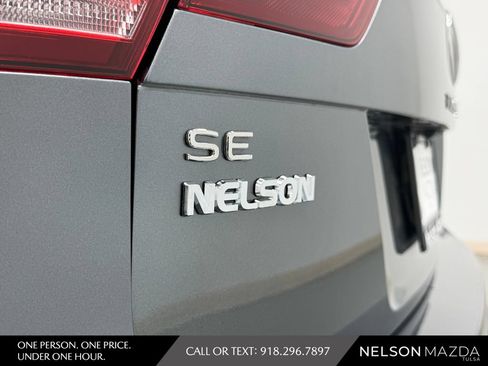 Used 2024 Volkswagen Tiguan SE R-Line AWD/4WD image 10