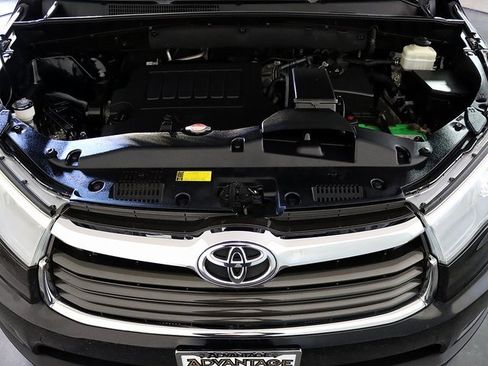 Used 2016 Toyota Highlander XLE image 40