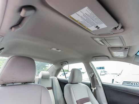 Used 2012 Toyota Camry LE FWD image 39