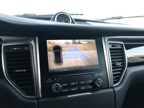 Used 2018 Porsche Macan GTS image 42