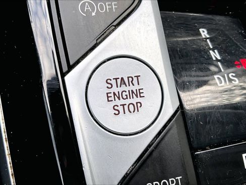 Used 2023 BMW 230i 230i w/ Convenience Package image 32