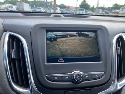 Used 2019 Chevrolet Equinox LS image 32