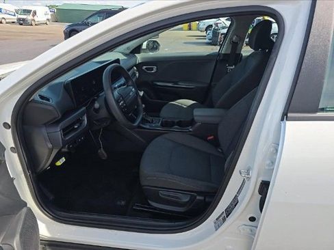 Used 2025 Kia K4 FWD image 6
