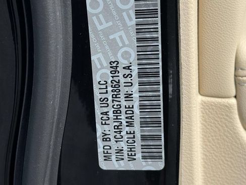 Used 2024 Jeep Grand Cherokee Limited AWD/4WD image 32