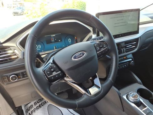 Used 2024 Ford Escape Platinum AWD/4WD image 6