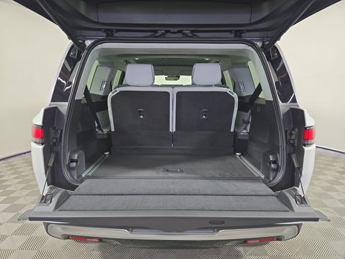 Used 2024 Rivian R1S Adventure AWD/4WD image 15