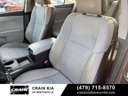 Used 2016 Toyota Camry SE image 22