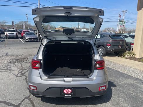 Certified 2023 Hyundai Venue SE w/ Cargo Package FWD image 28