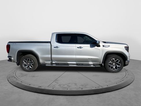 Used 2022 GMC Sierra 1500 SLT w/ SLT Premium Package image 9