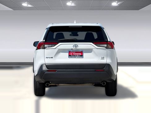 Used 2024 Toyota RAV4 LE AWD/4WD image 9