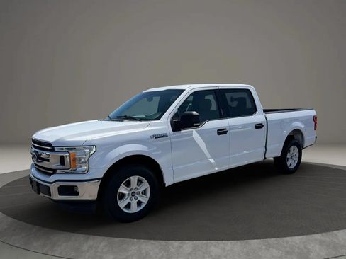 Used 2018 Ford F150 XLT w/ Equipment Group 301A Mid RWD image 2