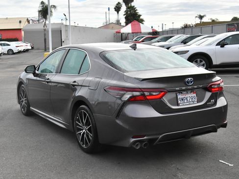 Used 2024 Toyota Camry SE image 6
