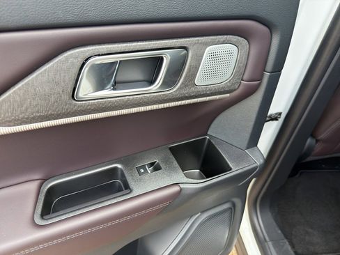 New 2026 Ford Explorer Platinum image 29