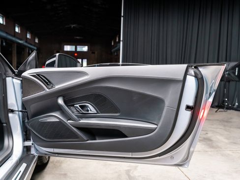 Used 2018 Audi R8 V10 w/ Premium Package image 78