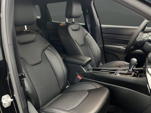 New 2026 Jeep Compass Latitude AWD/4WD image 23