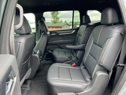 New 2026 GMC Acadia Elevation w/ Black Edition AWD/4WD image 5
