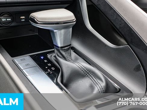 Used 2025 Hyundai Elantra SE image 40