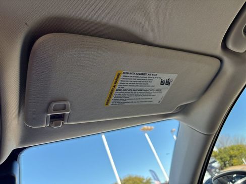 Used 2022 Buick Envision Essence w/ Technology Package I FWD image 35