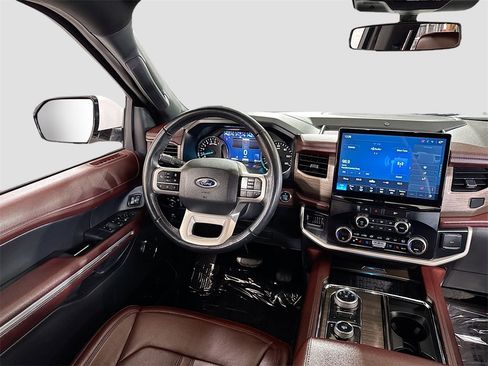 Used 2023 Ford Expedition Limited image 16
