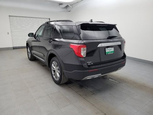Used 2022 Ford Explorer XLT w/ Equipment Group 202A image 5
