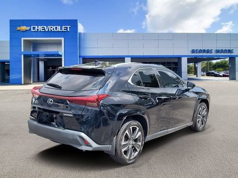 Used 2024 Lexus UX 250h FWD w/ Premium Package image 4