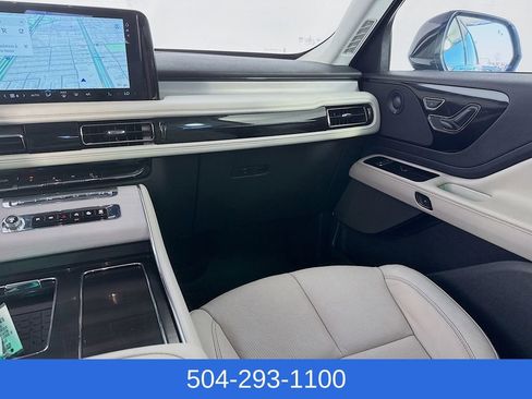 Used 2025 Lincoln Aviator Reserve image 24