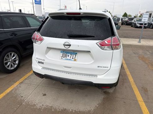 Used 2016 Nissan Rogue SV w/ SV Premium Package AWD/4WD image 6