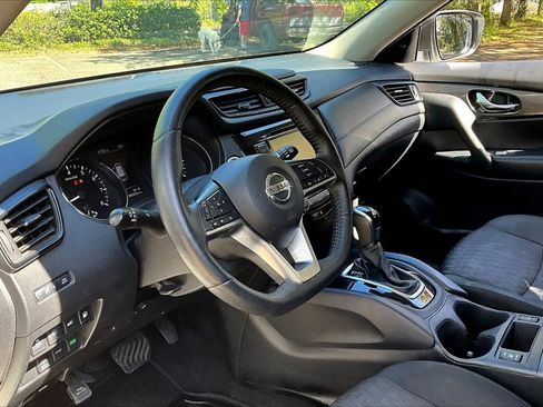 Used 2020 Nissan Rogue SV AWD/4WD image 14