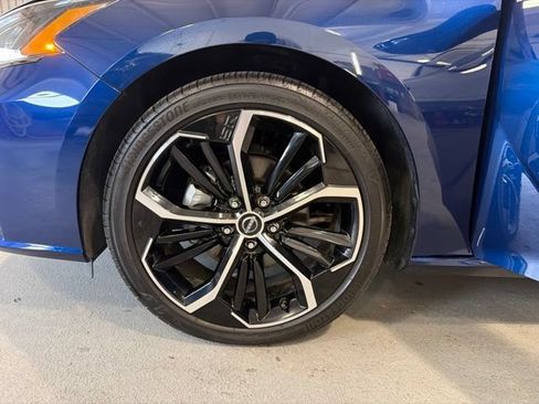 Certified 2023 Nissan Altima 2.5 SR w/ SR Premium Package FWD image 29