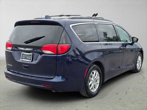 Used 2020 Chrysler Voyager Lxi FWD image 3