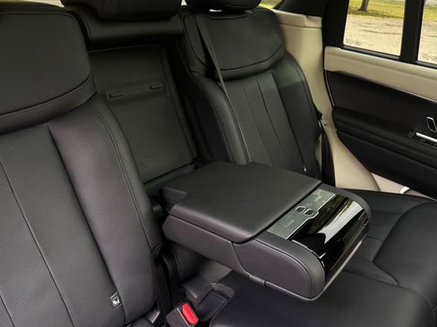 Used 2022 Land Rover Range Rover SE image 44