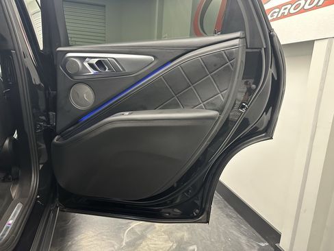 Used 2023 BMW XM image 12