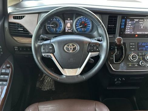 Used 2016 Toyota Sienna Limited FWD image 16