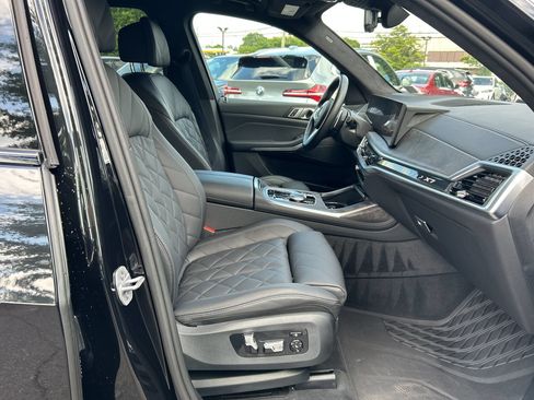 Used 2024 BMW X7 xDrive40i w/ M Sport Package AWD/4WD image 26