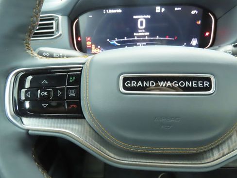 Used 2023 Jeep Grand Wagoneer Series II image 11