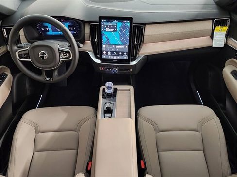 New 2026 Volvo XC90 B5 Plus w/ Protection Package Premier image 4