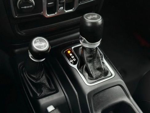 Used 2021 Jeep Wrangler Unlimited Sahara image 12