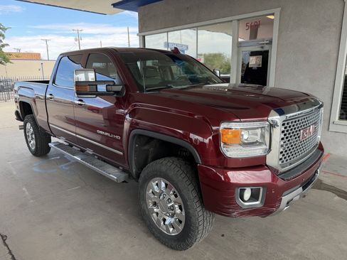 Used 2016 GMC Sierra 2500 Denali w/ Duramax Plus Package AWD/4WD image 2