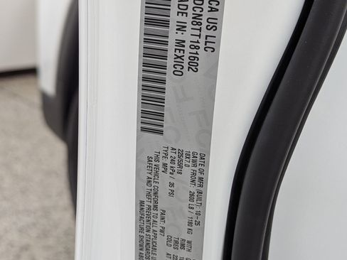 Used 2026 Jeep Compass Limited image 33