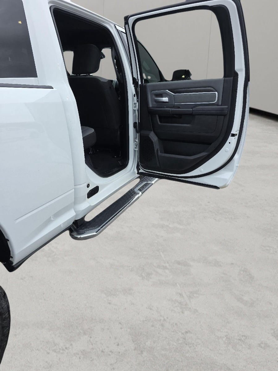 Used 2022 RAM 2500 Big Horn AWD/4WD image 42