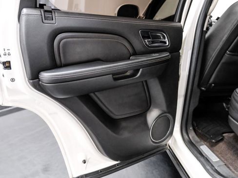 Used 2013 Cadillac Escalade Platinum RWD image 58