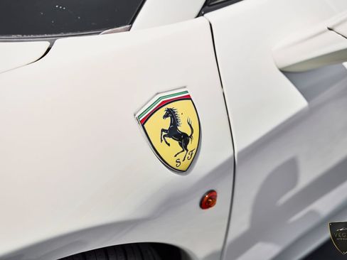 Used 2014 Ferrari 458 Spider RWD image 10