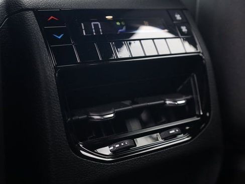 Used 2025 Jeep Grand Cherokee L Laredo w/ Luxury Tech Group I image 25