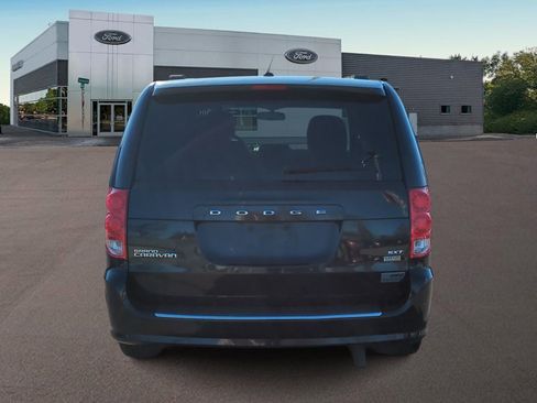 Used 2017 Dodge Grand Caravan SXT image 9