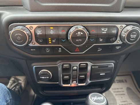 Used 2019 Jeep Wrangler Unlimited Sport S image 52